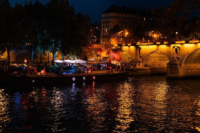 a-magical-evening-in-paris-with-locals-private-city-walking-tour