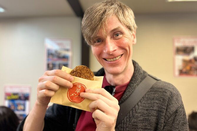 a-meal-with-useful-travel-information-and-itinerary-consultation