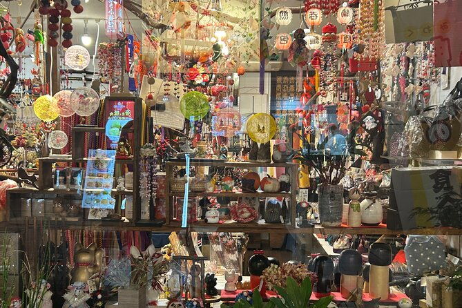 a-meal-with-useful-travel-information-and-itinerary-consultation