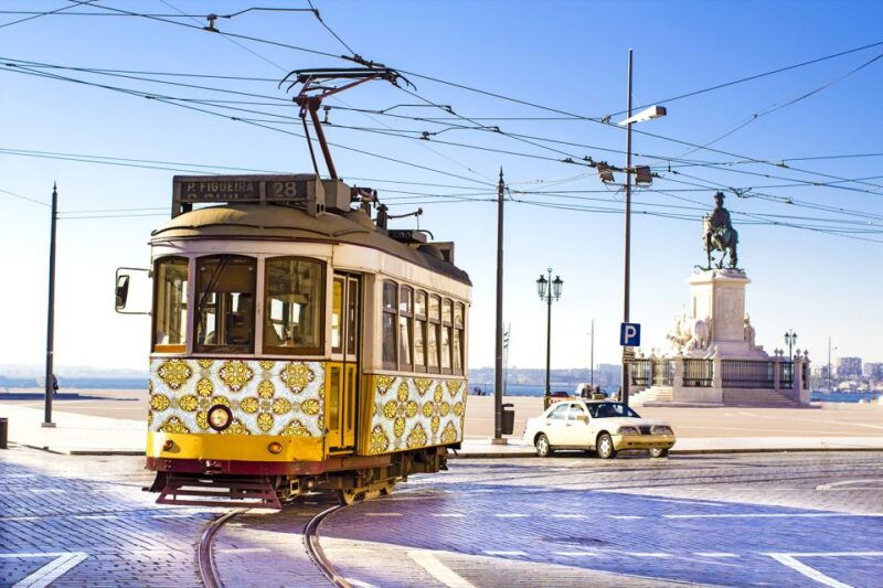 a-morning-exploration-a-1-5-hour-private-tour-of-lisbon