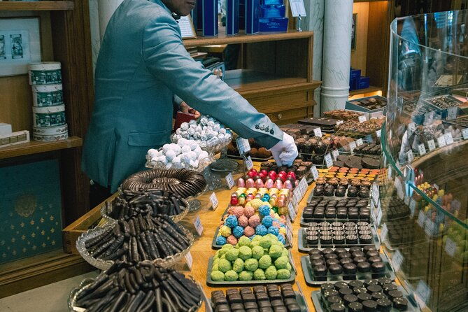 a-morning-in-paris-food-tour-croissants-baguettes-chocolate