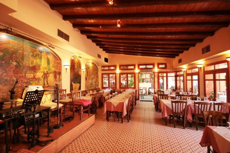 a-night-in-athens-dinner-and-music-under-the-stars