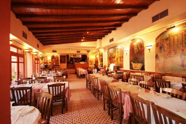 a-night-in-athens-dinner-and-music-under-the-stars