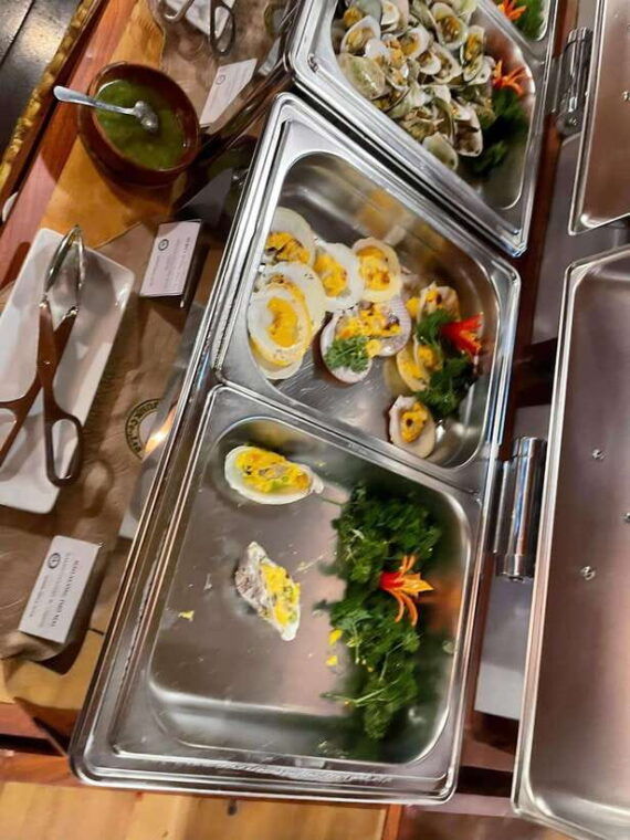 a-o-show-and-dinner-cruise-on-saigon-river-private-tour