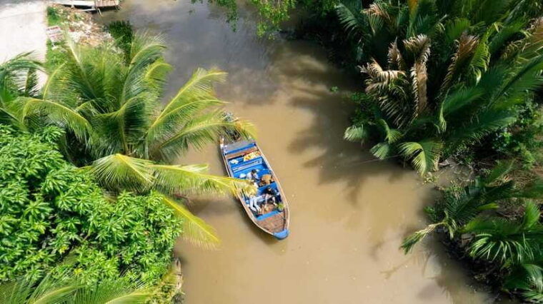 a-premium-journey-through-can-tho-small-canals