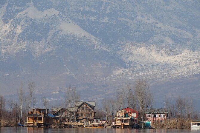 A Private Guided Walking Tour Of Old Srinagar With Lunch - Practical Aspects of the Tour