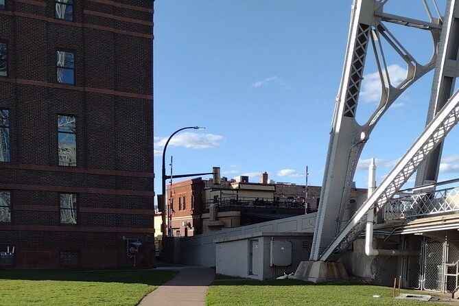 a-self-guided-walking-tour-through-duluths-canal-park