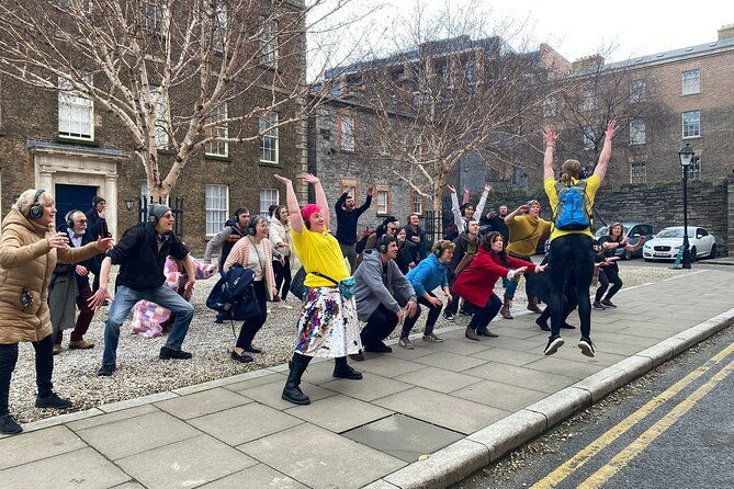 a-silent-disco-walking-tour