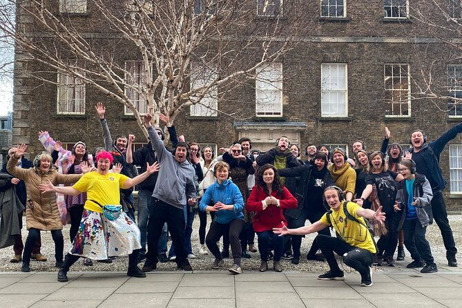 a-silent-disco-walking-tour