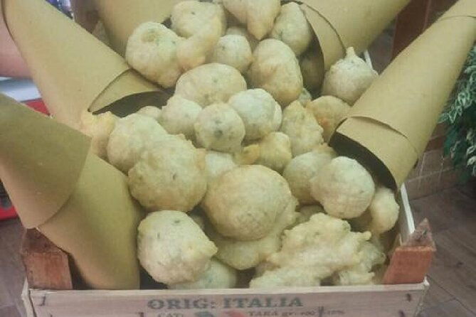 a-street-food-journey-through-heart-of-naples