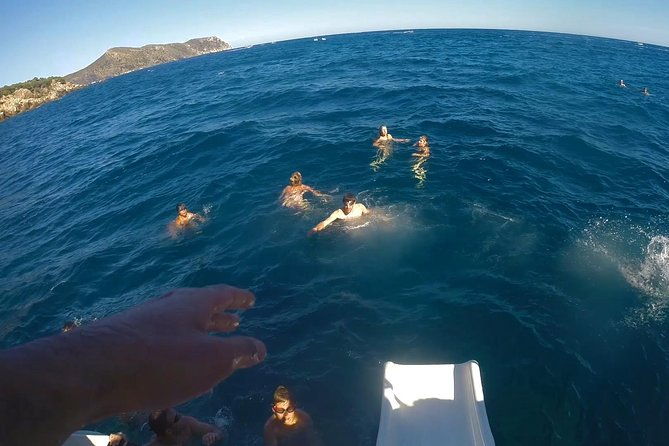 a-submerged-world-of-adventures-with-swimming-underwater-vision
