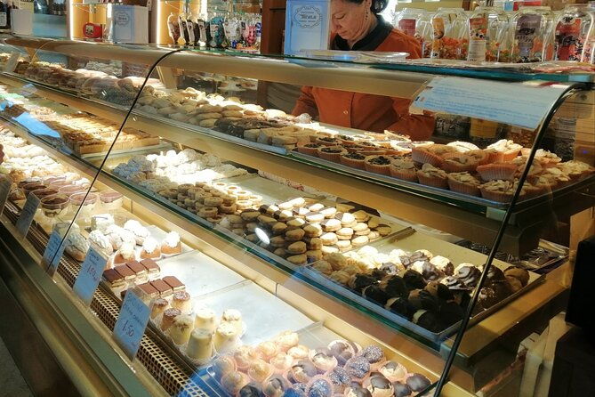 a-sweet-stroll-through-venice-pastries-chocolate-and-gelato