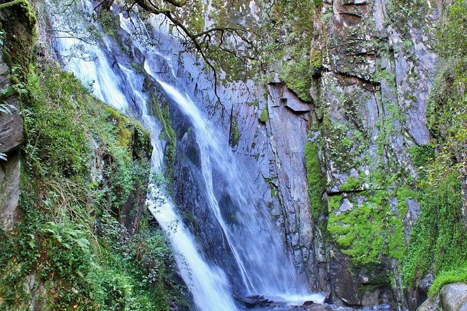 a-tour-between-cascades-and-schist-villages-piodao