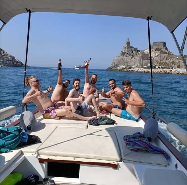 A unique experience of the Cinque Terre by sea. - FAQ