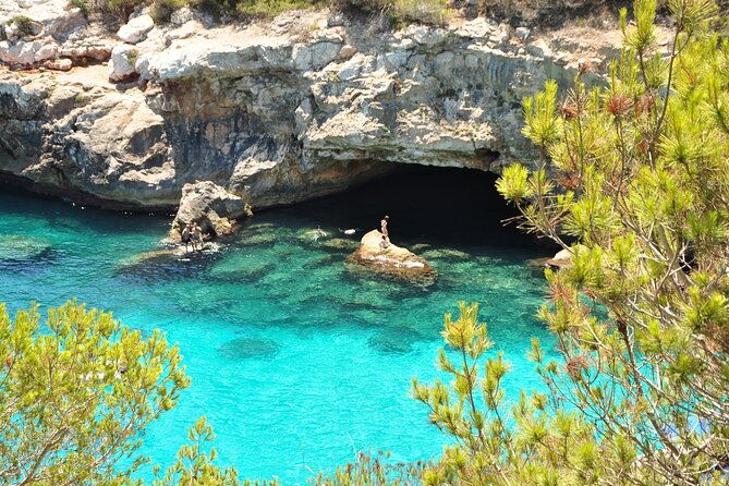 a-unique-experience-on-the-best-beaches-and-coves-of-mallorca