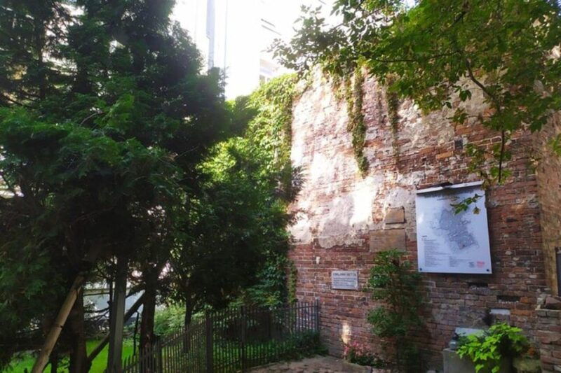 a-unique-walking-tour-of-jewish-warsaw-past-and-present