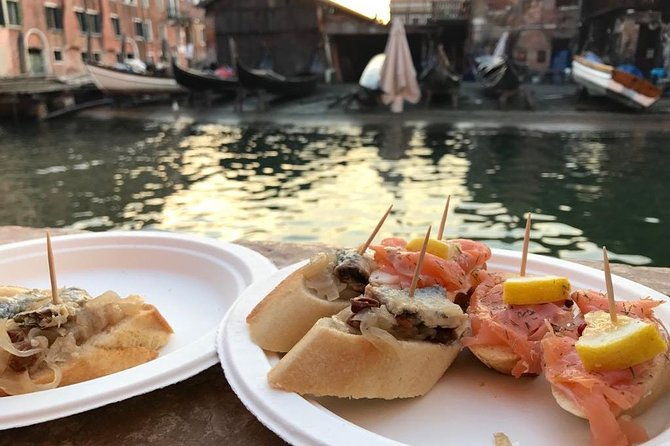 a-venetian-evening-wine-tasting-cicchetti-with-a-local-guide