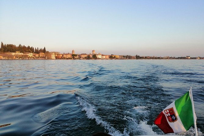 a-walking-tour-and-a-mini-cruise-in-sirmione