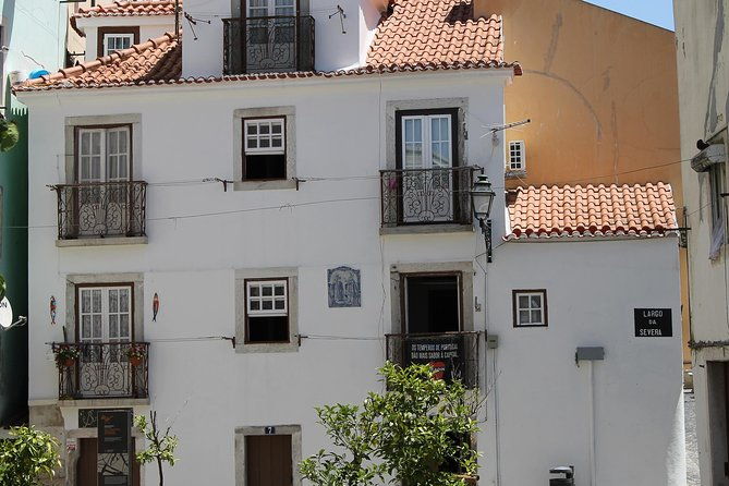 a-walking-tour-of-old-lisbon
