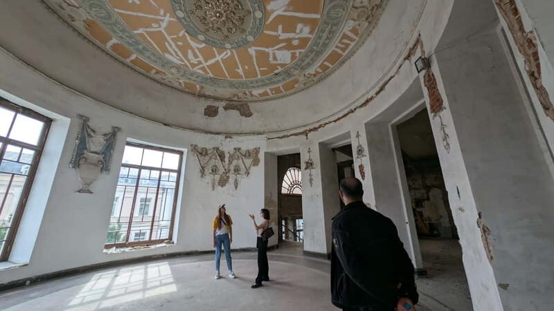 Abandoned Cinema- Urbex Tour in Tbilisi - Key Points