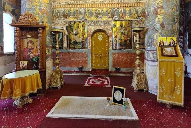 abandoned-fort-draculas-grave-and-mogosoaia-palace-private