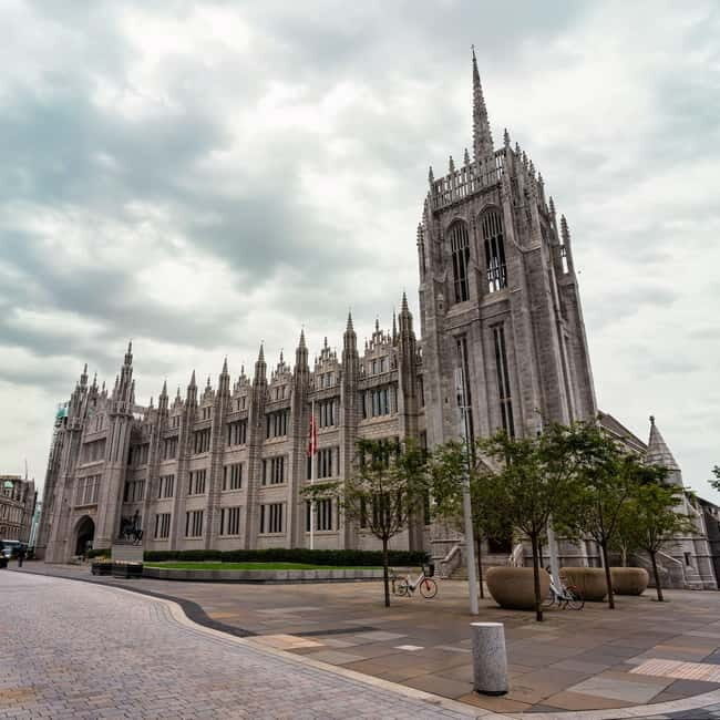 Aberdeen: Express Walk with a Local - Who Will Love This Experience