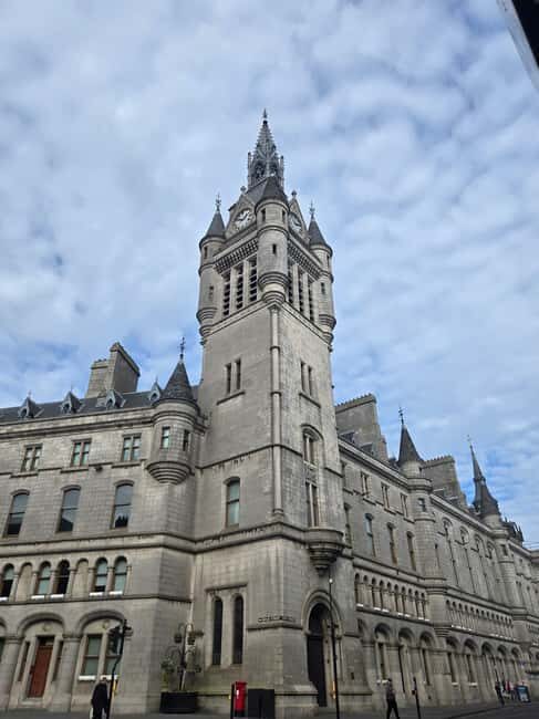 Aberdeen: Guided Walking Tour - Key Points