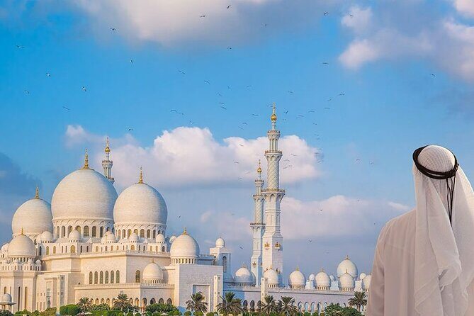 Abu Dhabi City Tour Full Day with Private Car up to 6 PAX - A Deeper Look at the Abu Dhabi City Tour