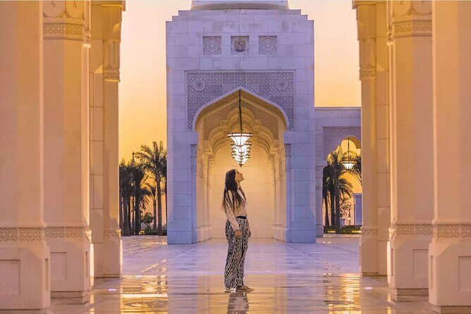 Abu Dhabi City Tour: Grand Mosque, Palace, Souk, Louvre & Ferrari - FAQ