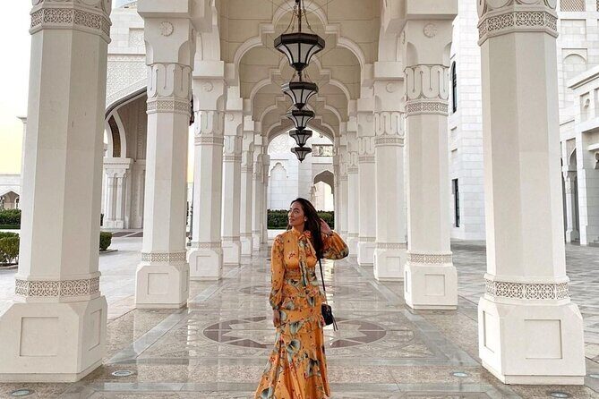 Abu Dhabi City Tour of Grand Mosque, Palace, Louvre, and Ferrari - FAQs