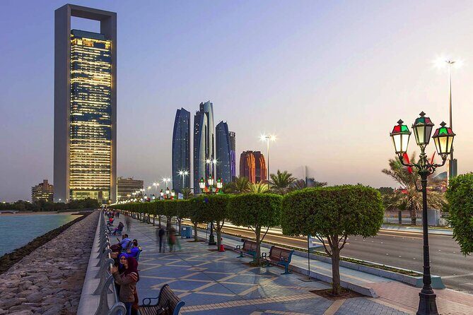 Abu Dhabi City Tour with Buffet lunch - The Middle of the Day: Marina Mall and Lunch