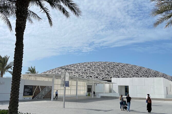 Abu Dhabi Full Day Private Tour - Lunch at Marina Mall