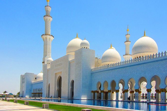 Abu Dhabi Grand Mosque, Etihad Towers & Royal Palace Visit from Dubai - FAQ