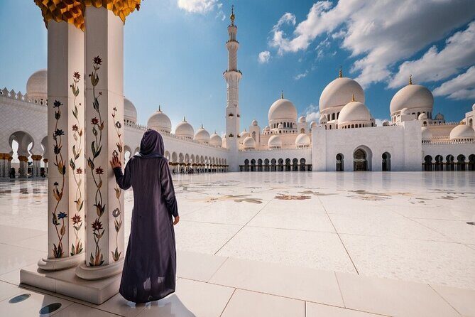 Abu Dhabi Sightseeing Tour in Private Vehicle - The Experience in Detail
