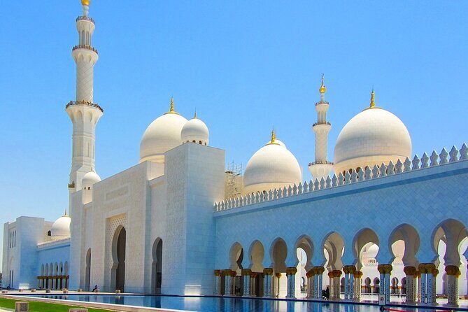 Abu Dhabi Tour from Dubai: Sheikh Zayed Mosque & Warner Bros - FAQ