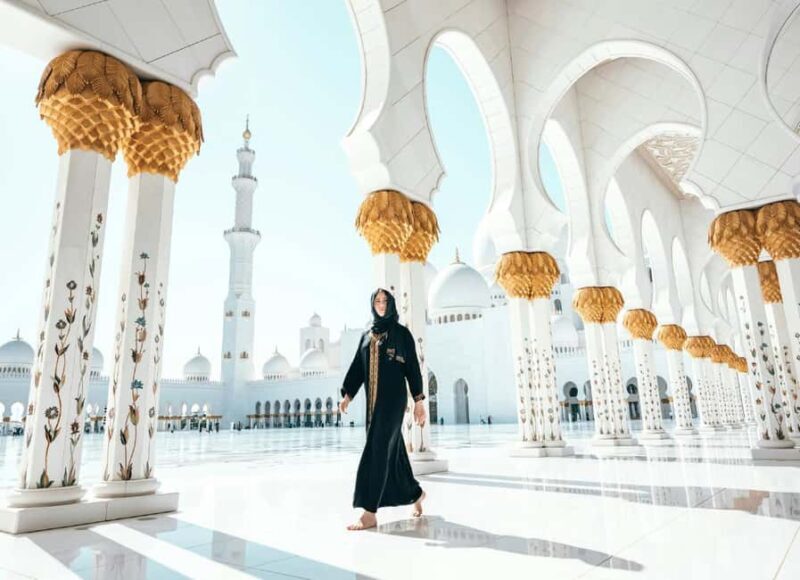 Abu Dhabi Tour: Sheikh Zayed Mosque & Wahat Al Karama - An In-Depth Look at the Abu Dhabi Tour Experience