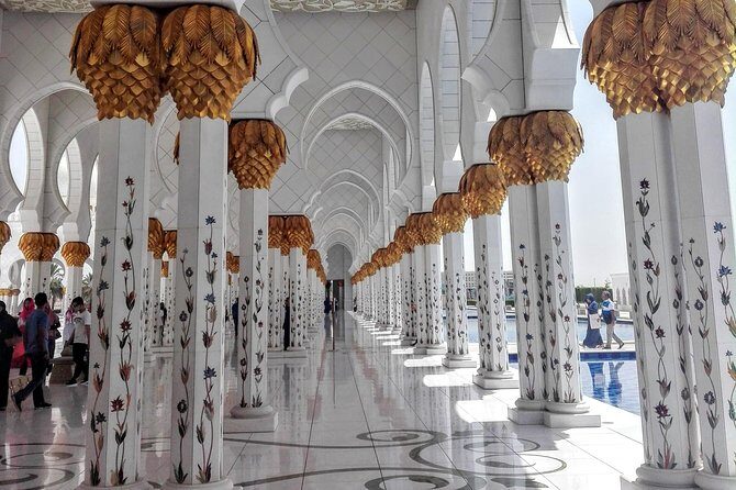 Abu Dhabi tour with Sheikh Zayed Grand Mosque ,and Qasr Al Watan - FAQ