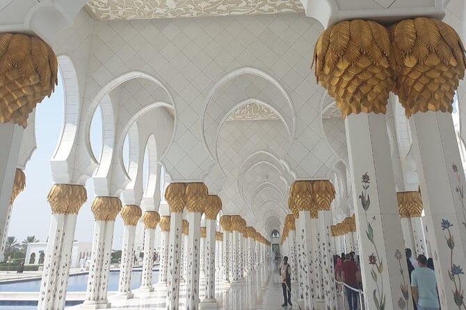 Abu Dhabi Tour with Sheikh Zayed Grand Mosque from Dubai - FAQ