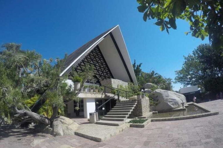 acapulco-4hrs-city-tour-w-peace-chapel-and-mural-of-diego