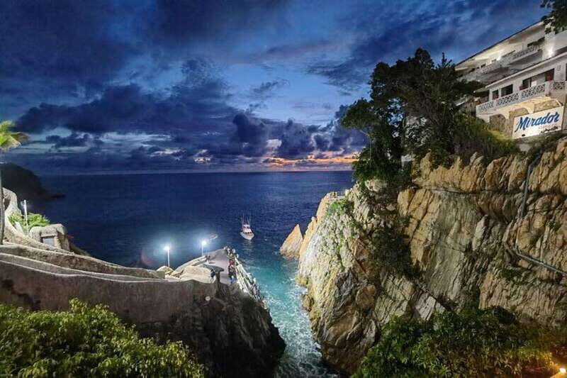 -Acapulco: Bella Vista Dinner with Drinks and Cliff Diving - A Detailed Look at the Experience