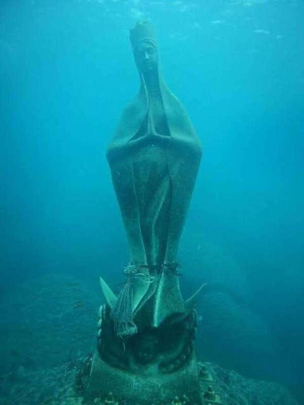 acapulco-crystal-bottom-boat-tour-to-la-roqueta-island