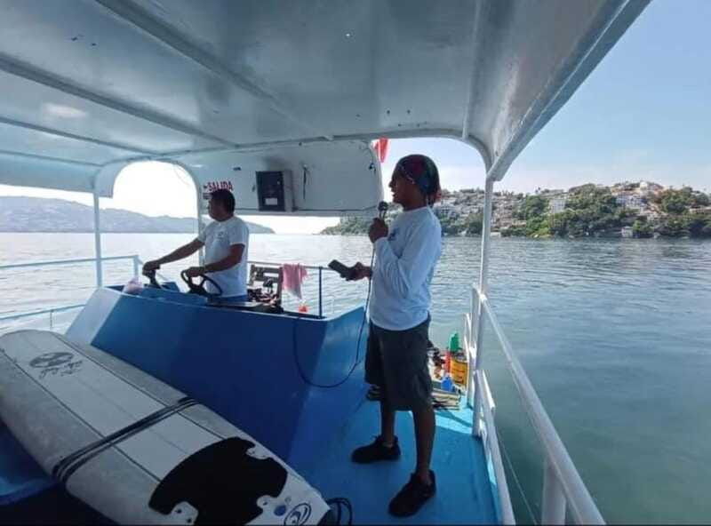 acapulco-crystal-bottom-boat-tour-to-la-roqueta-island