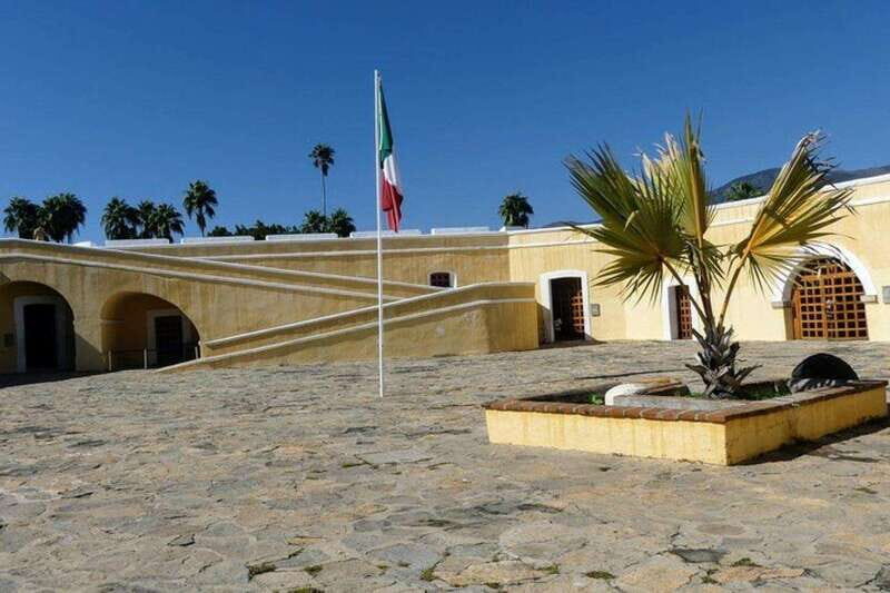 -Acapulco: Historical City Tour with Market Visit & Lunch - Key Points