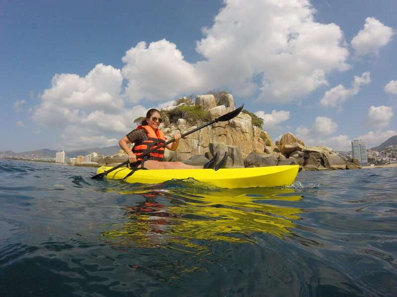 acapulco-kayaking-tour-to-islet-el-morro
