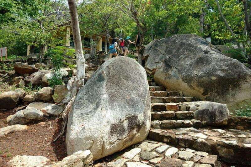 -Acapulco: Palma Sola Petroglyphs Experience Market + Lunch - Key Points