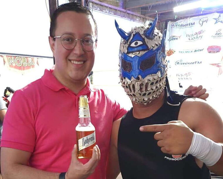 acapulco-sundays-wrestling-experience-tacos-tequila