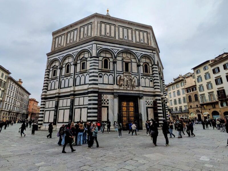 accademia-cathedral-crypt-and-baptistery-guided-tour