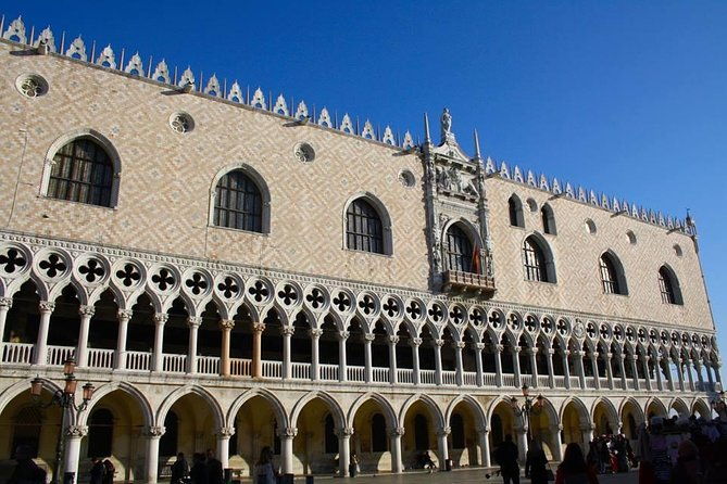 accessible-venice-tour-with-wheelchair-including-doge-palace-st-mark-basilica
