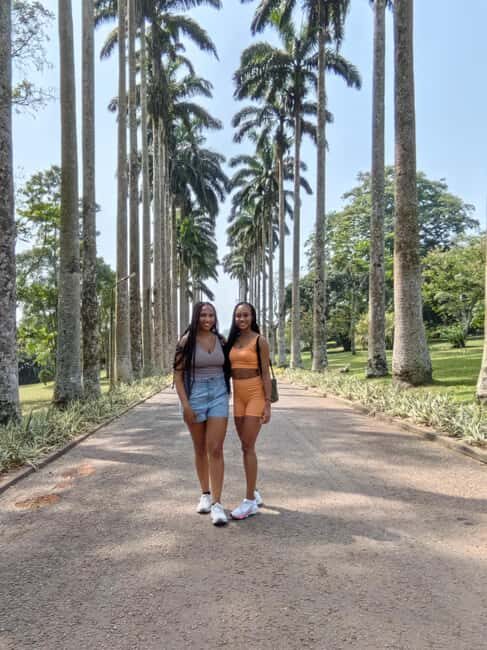 Accra: Aburi Botanical Garden, Cocoa Farm, and Waterfall - Key Points