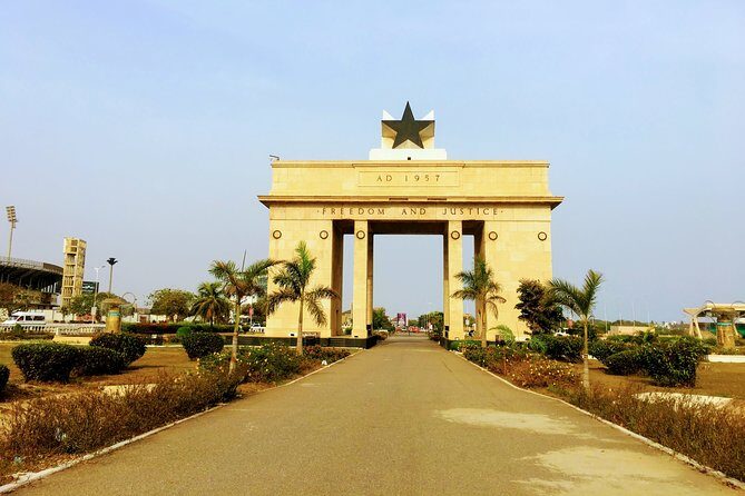 Accra and Cape Coast Escape - Exploring the Ghanaian Heritage and Nature in Depth